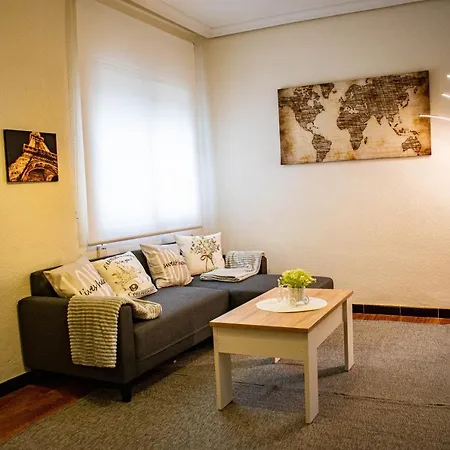 Apartment Entero, A 15 Minutos De Zona Centro Con Plaza De Aparcamiento Opcional *